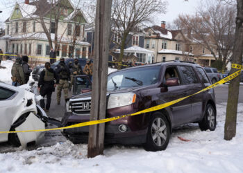 Woman shot dead | Minneapolis Mayor Demands ICE Agents Leave