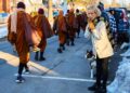 Message of unity | Buddhist monks cross the United States in the cold