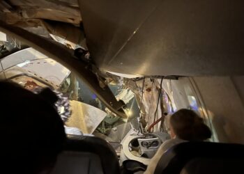 Collision at LaGuardia Airport | “He saved us,” testifies a passenger