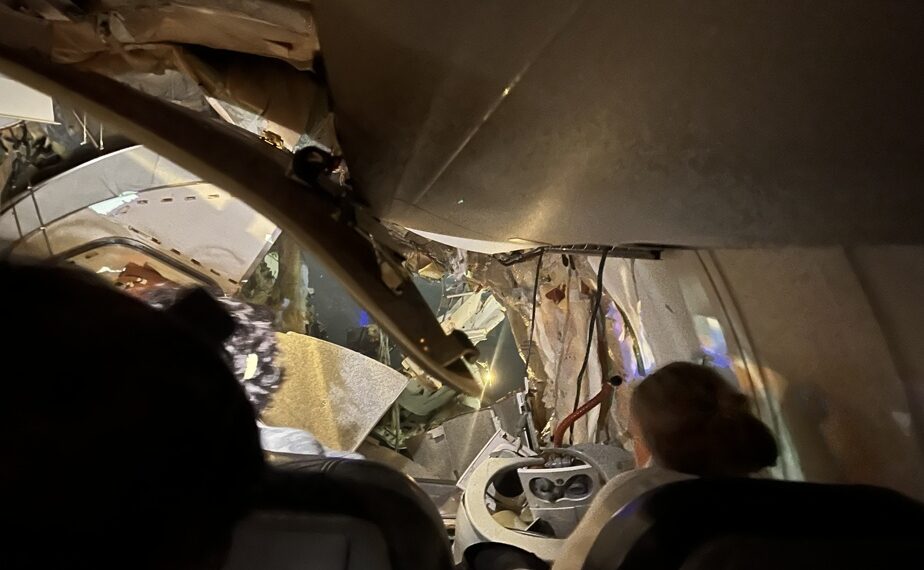 Collision at LaGuardia Airport | “He saved us,” testifies a passenger