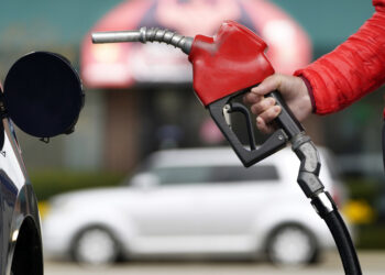 Conflict in the Middle East | The US government eases restrictions on gasoline at the pump