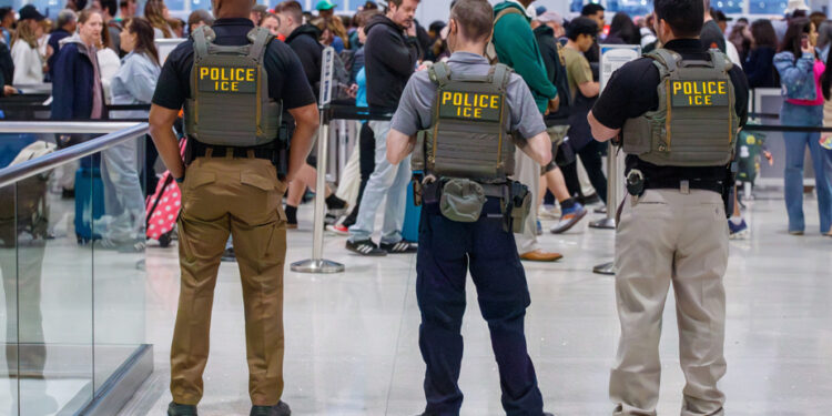 ICE agents as reinforcements at 14 airports