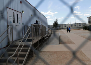Migrant children suffer poor detention conditions