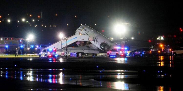 New York LaGuardia Airport | Collision between Air Canada plane and emergency vehicle leaves two dead