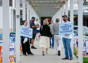 Texas sets tone for midterm elections