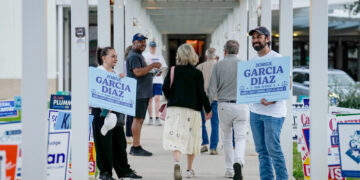 Texas sets tone for midterm elections